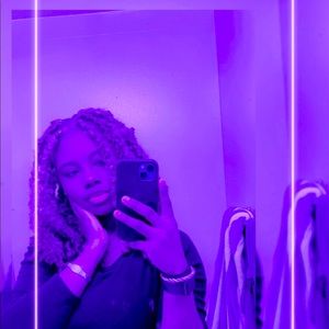 Meet your Posher, Adja